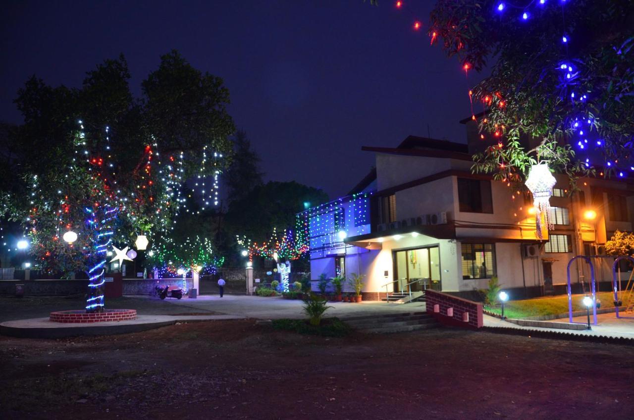 Готель Diwali Baug Лонавла Екстер'єр фото